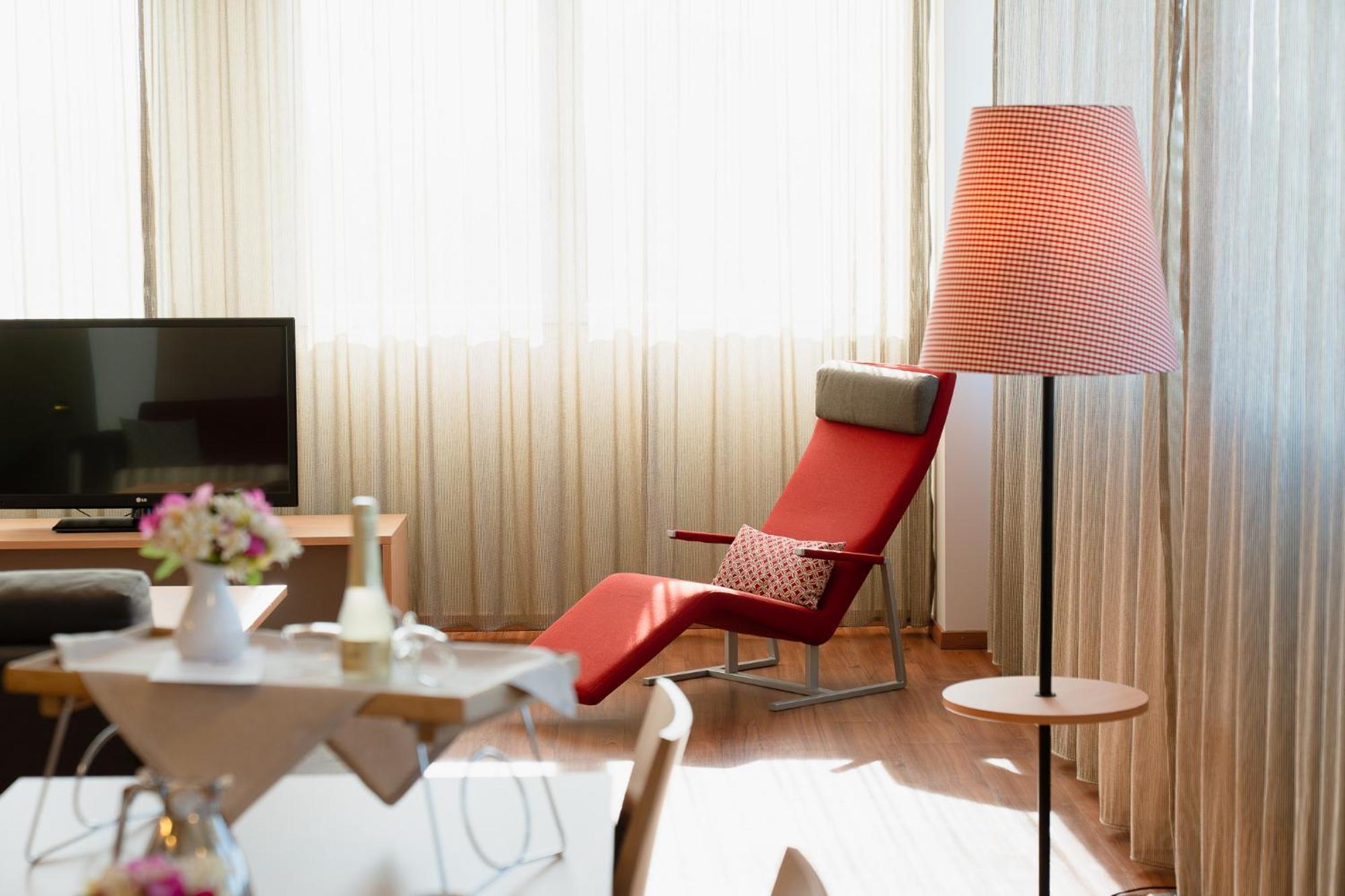 Swissever Hotel Zug Steinhausen Ruang foto